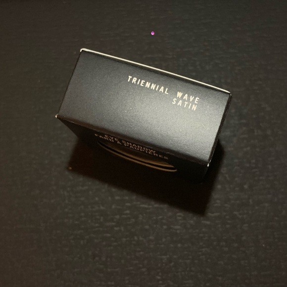 New unused MAC eyeshadow: new color Triennial Wave - Picture 2 of 5